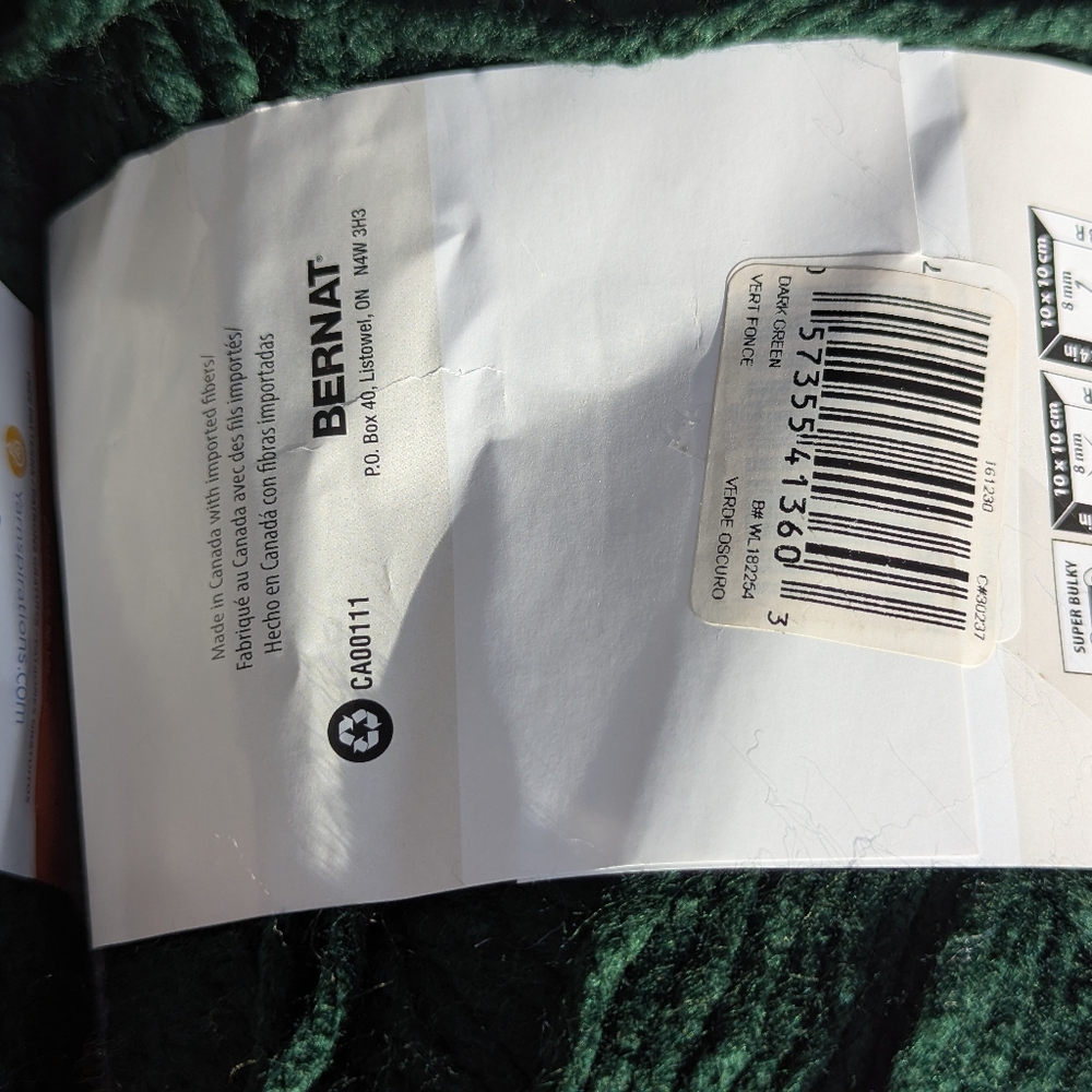 Bernat Softee Chunky Yarn in Dark Green, 4 Skiens Same Lot+ 1 Large Skien, Lot 1 - Picture 9 of 12
